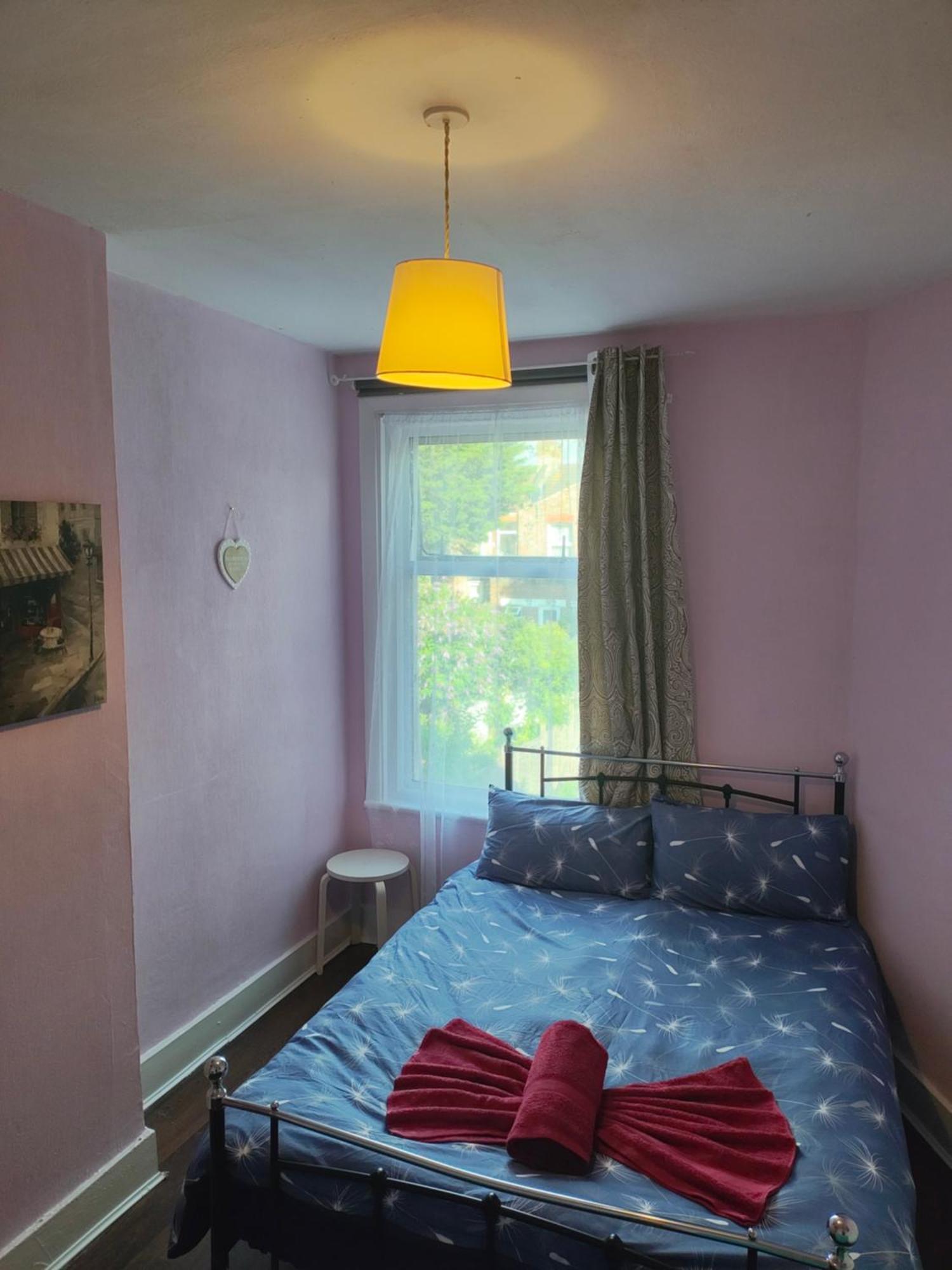 Готель Charming Double Bed Retreat Лондон Екстер'єр фото